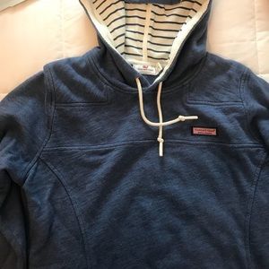 Vineyard Vines sweatshirt